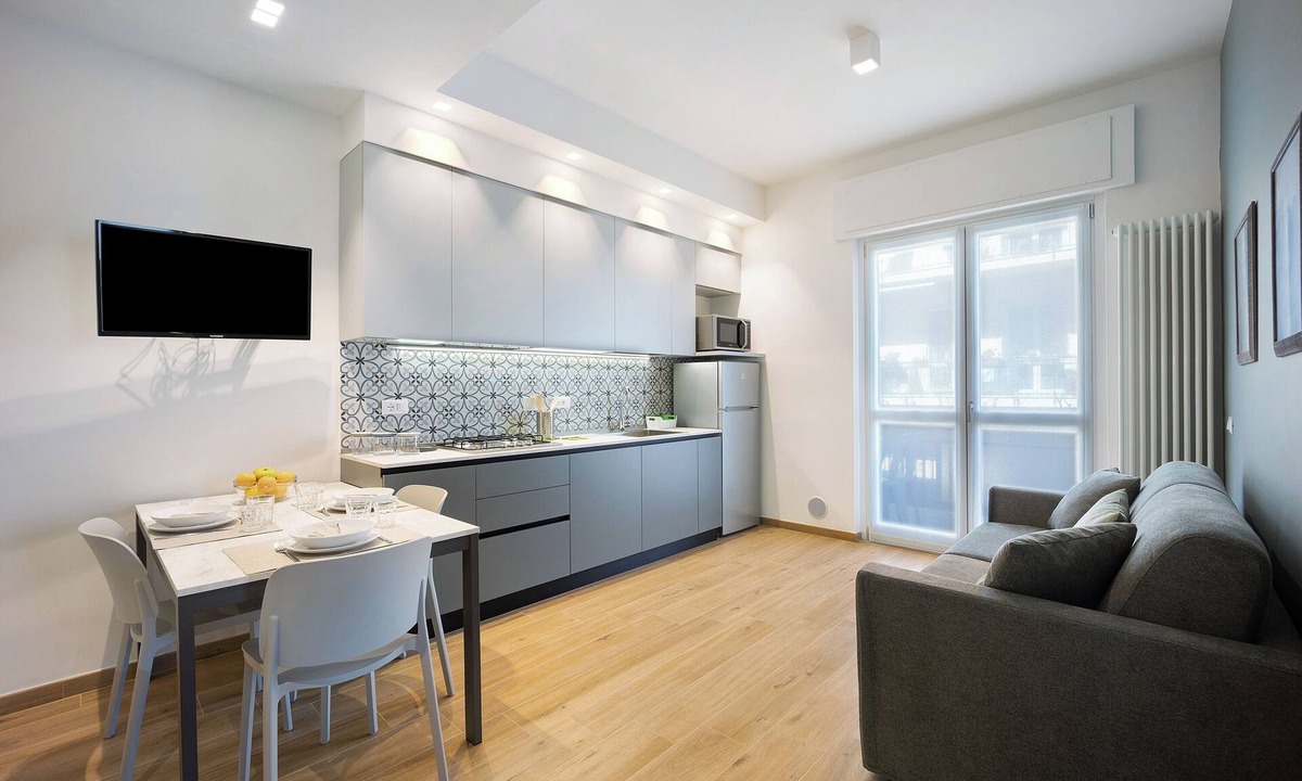 Diano Marina Apartment | Apartment 'Victoria Family' with Balcony, Wi-Fi and Air Conditioning