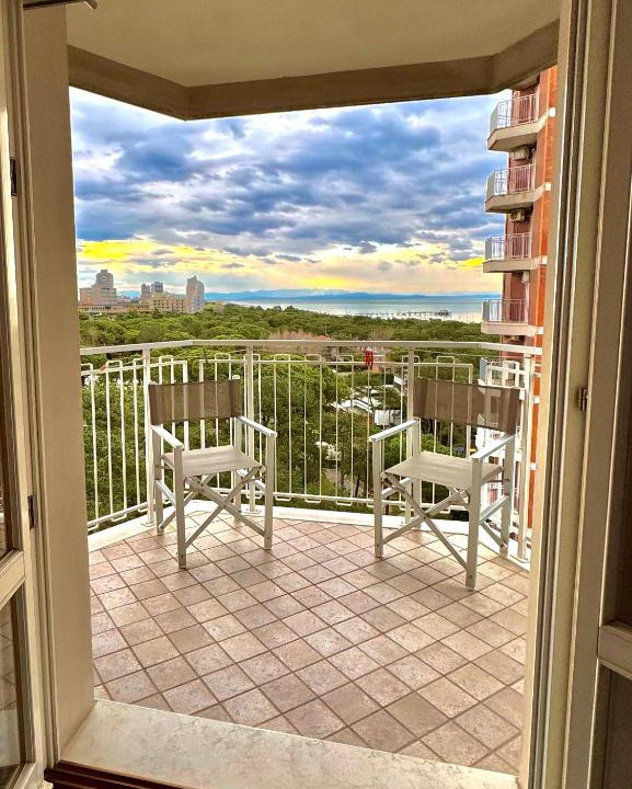 Lignano Pineta Apartment | Apartment with stunning sea view - Wi-Fi, free parking, large terrace and comfort