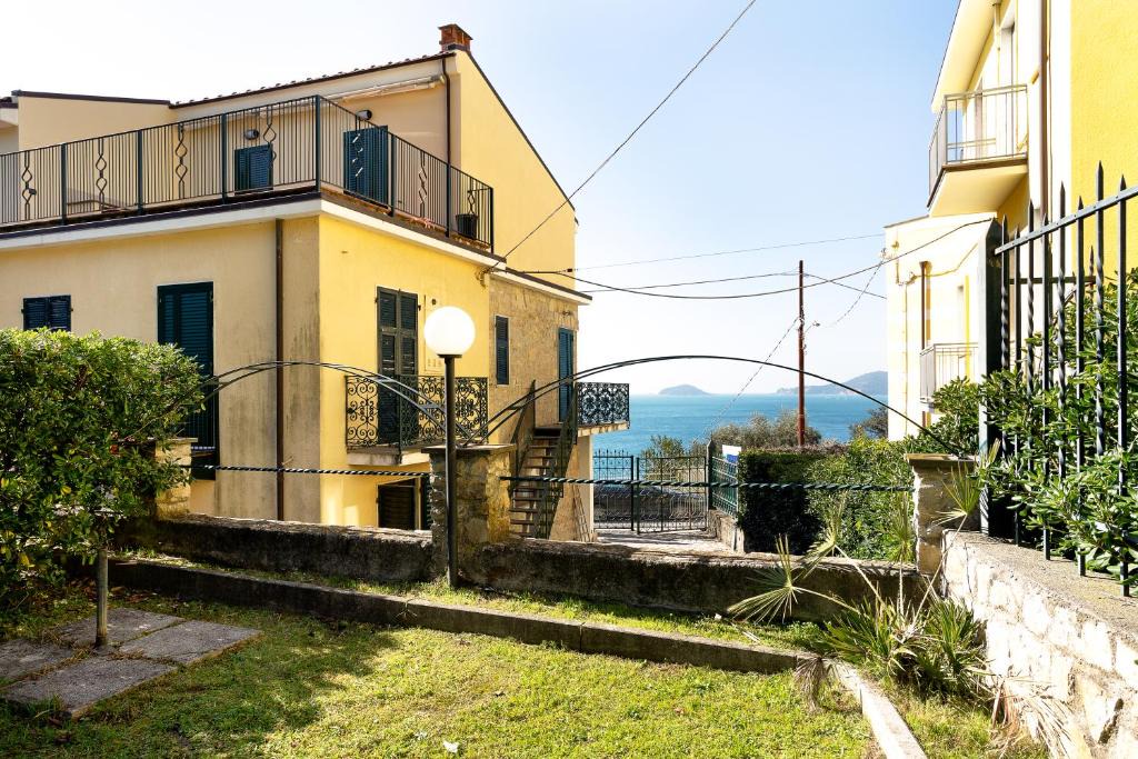 Tellaro House | Apartments Tellaro