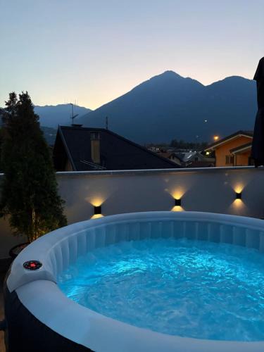 Domodossola Apartment | Appartamento con Terrazza e Jacuzzi Privata Riscaldata