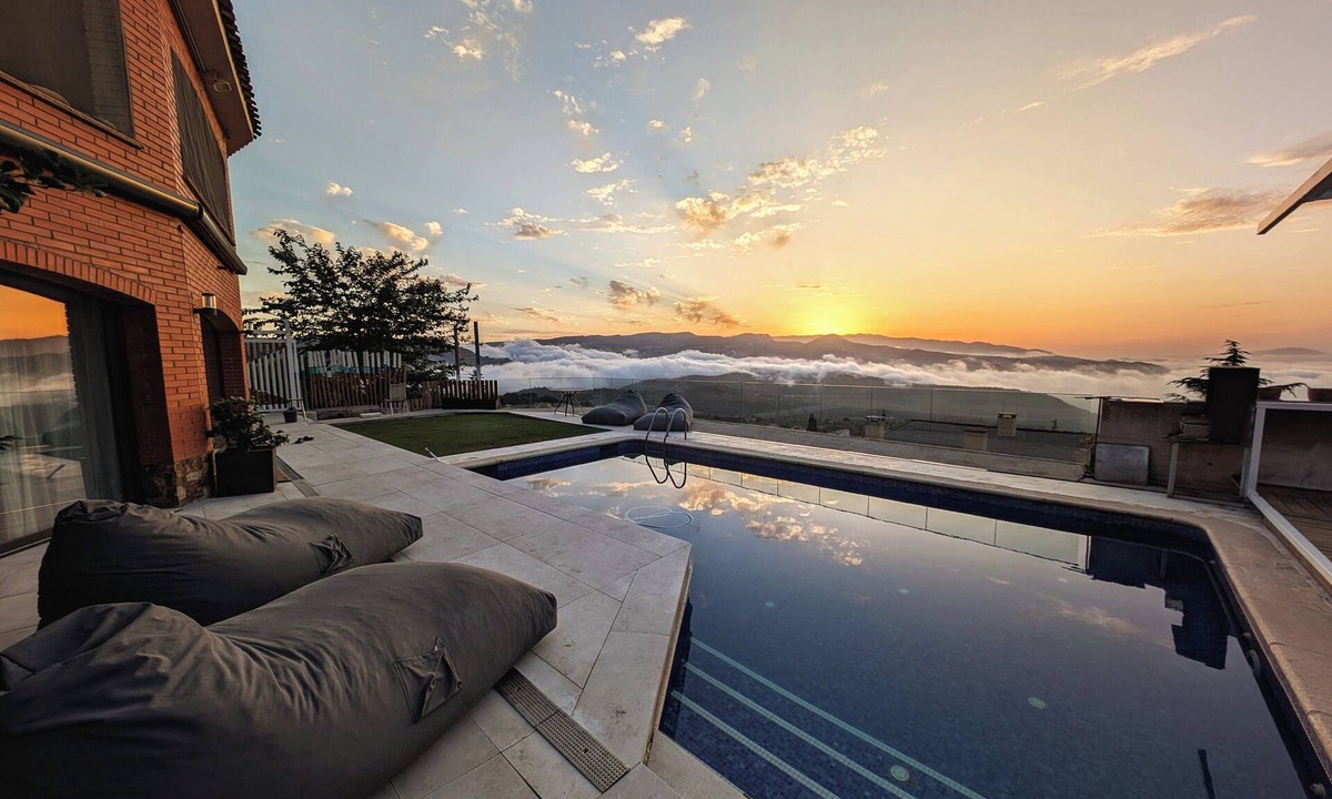 Bigues I Riells Apartment | AranEtxea. An apartment with spectacular views.