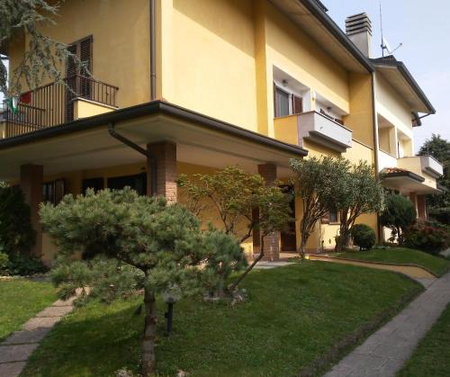 Cologno Monzese Bed & Breakfast | B&B accogliente a due passi dal metrò di Milano - Casa Adriana