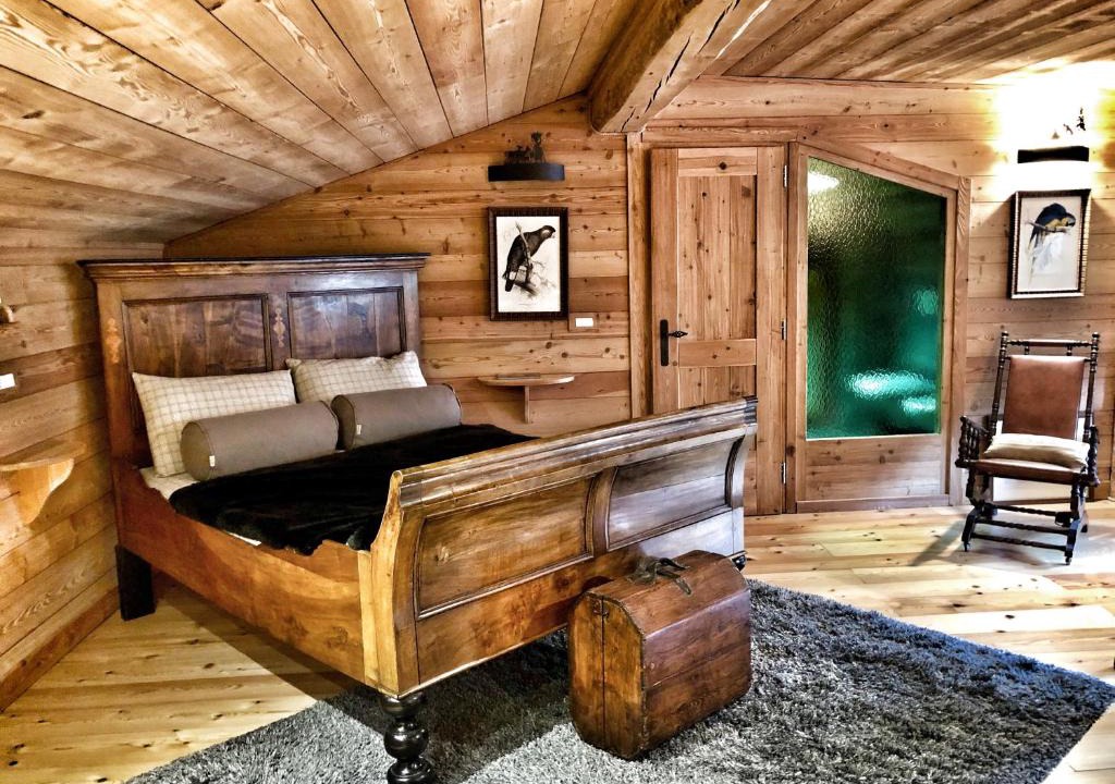 Malonno Apartment | B&B Woodensuite