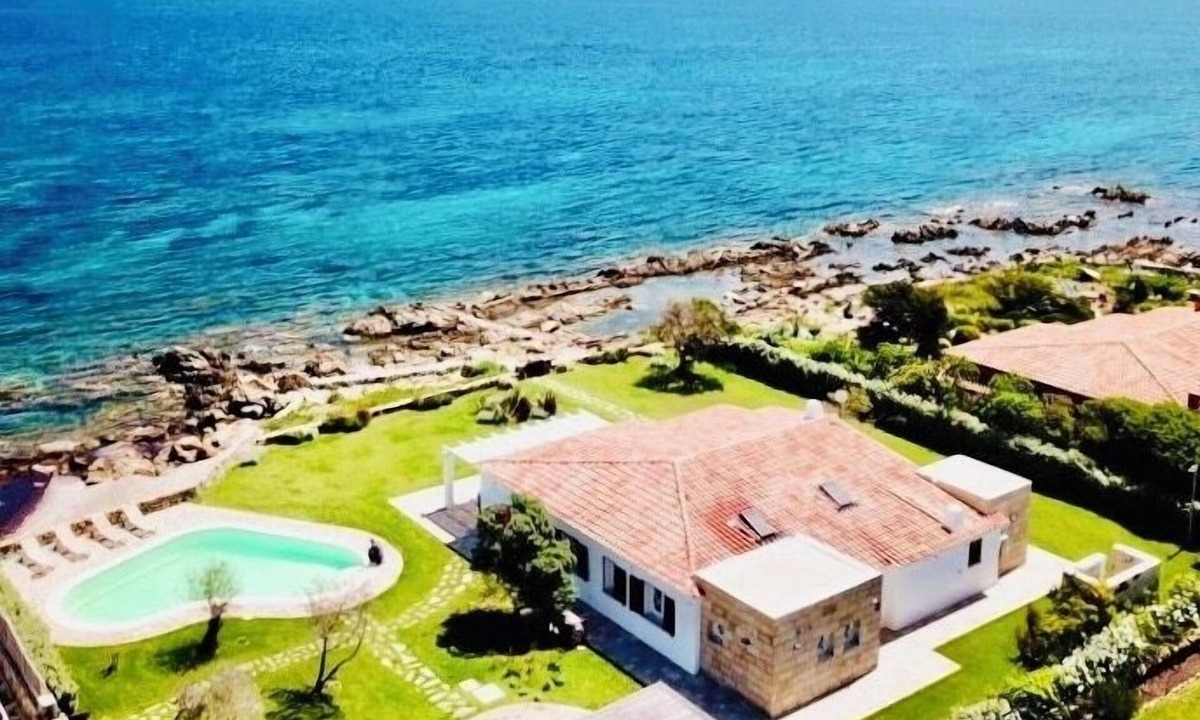 Pittulongu Villa | Beachfront villa with pool