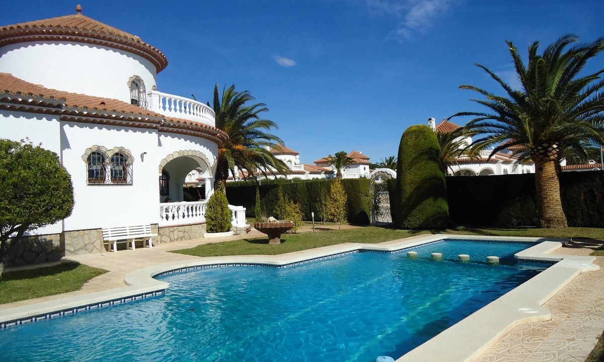 Miami Platja Villa | Beautiful villa with private pool in Miami platja !