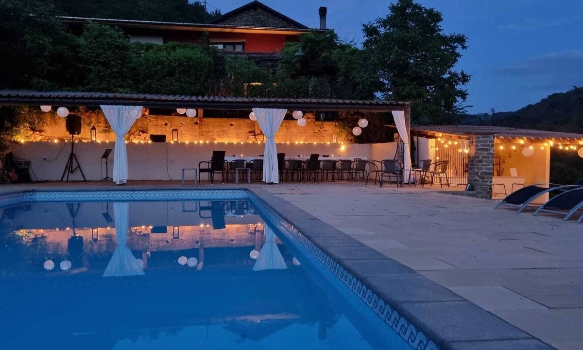 Bonvicino House | Beautiful Wedding venue for a destination wedding in Italy with pool, 32-50 pers