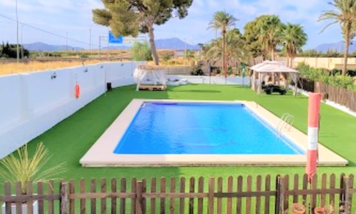 Miranda House | Belvilla by OYO Alojamiento El Bombo I