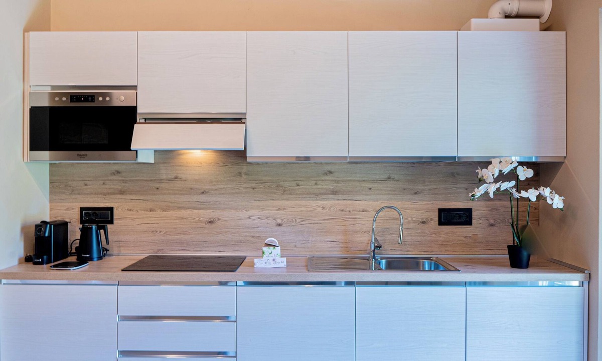 Bracchio Apartment | BRIGHT APARTMENT SURROUNDED BY GREENERY