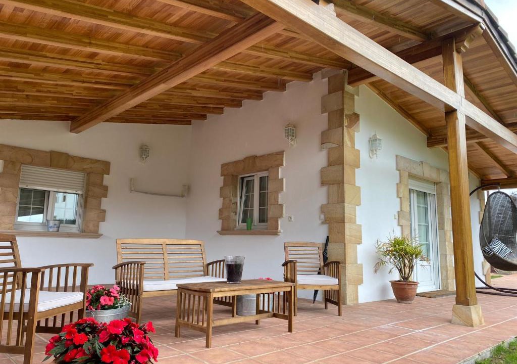 Los Corrales de Buelna House | C02A01 Acogedora casa vacacional
