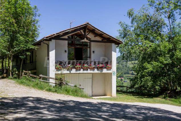 Valcarlos Cottage | Cabin ∙ 14 bedrooms ∙ 24 guests