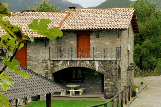 Belsierre Cottage | Cabin ∙ 29 bedrooms ∙ 6 guests