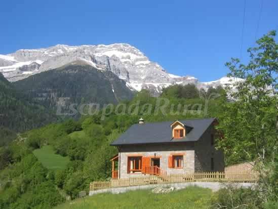 Javierre Cottage | Cabin ∙ 3 bedrooms ∙ 10 guests