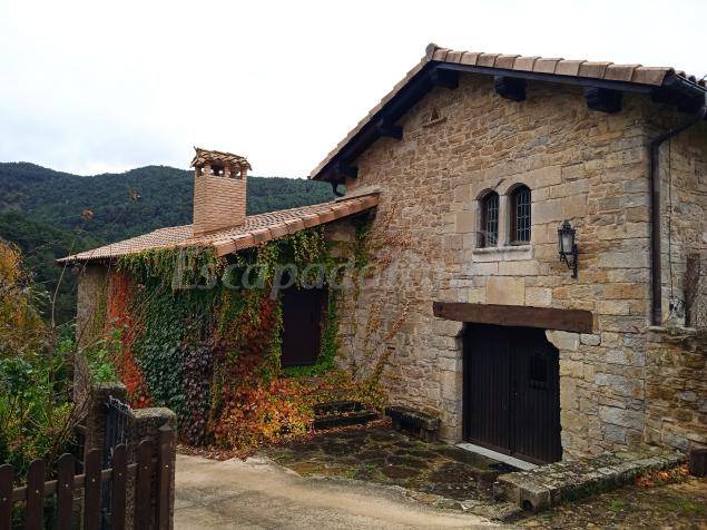 Esteribar Cottage | Cabin ∙ 5 bedrooms ∙ 10 guests