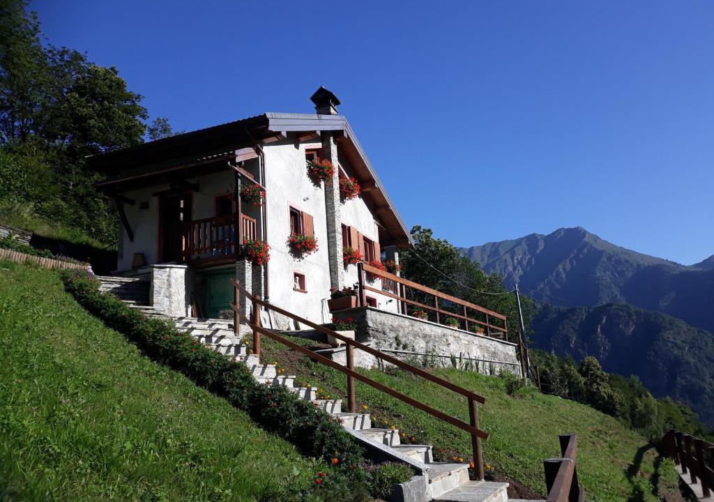 Bannio Anzino Apartment | Casa all'Alpe Gaggetto B & B