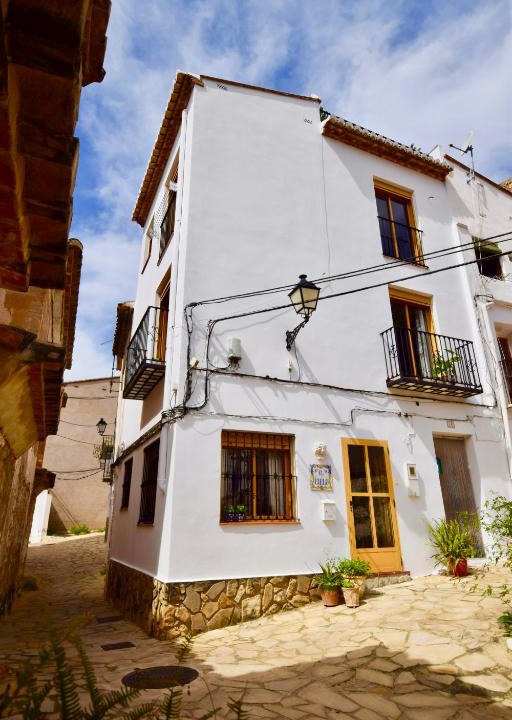 Chulilla House | Casa El Cielo, in the heart of Old Town