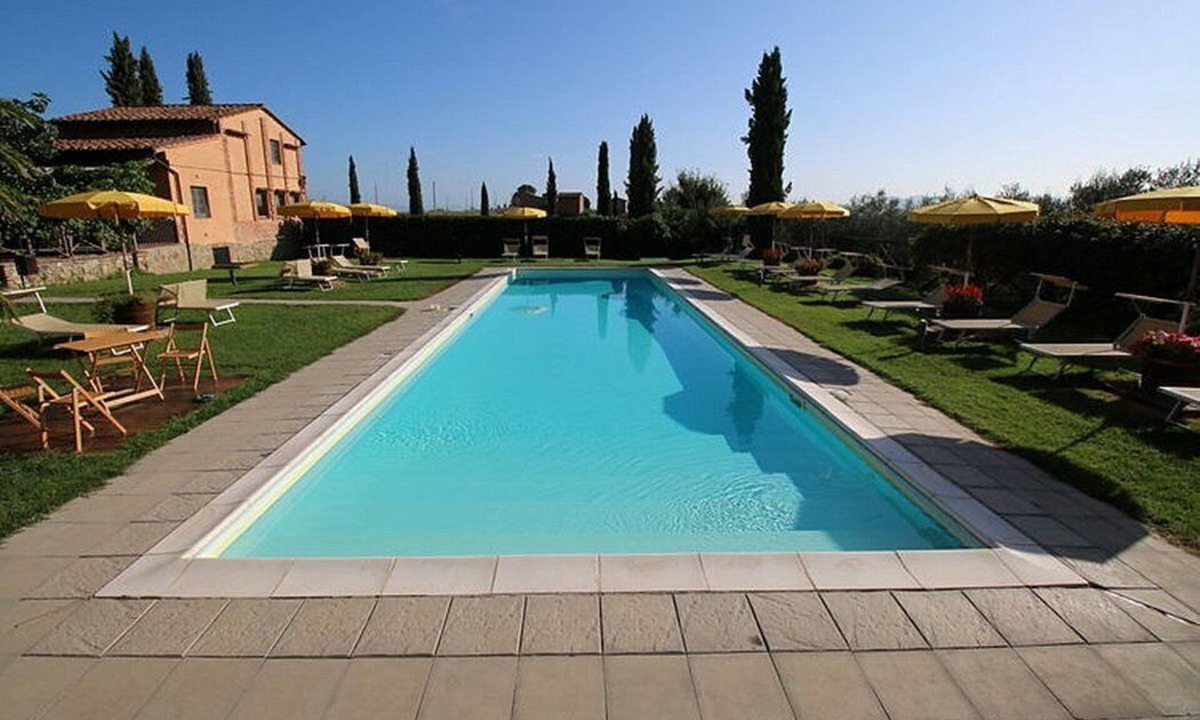 Castiglione del Lago House | Casa Flora G: A characteristic and welcoming apartment that is part of a villa surrounded by the greenery, with Free WI-FI.