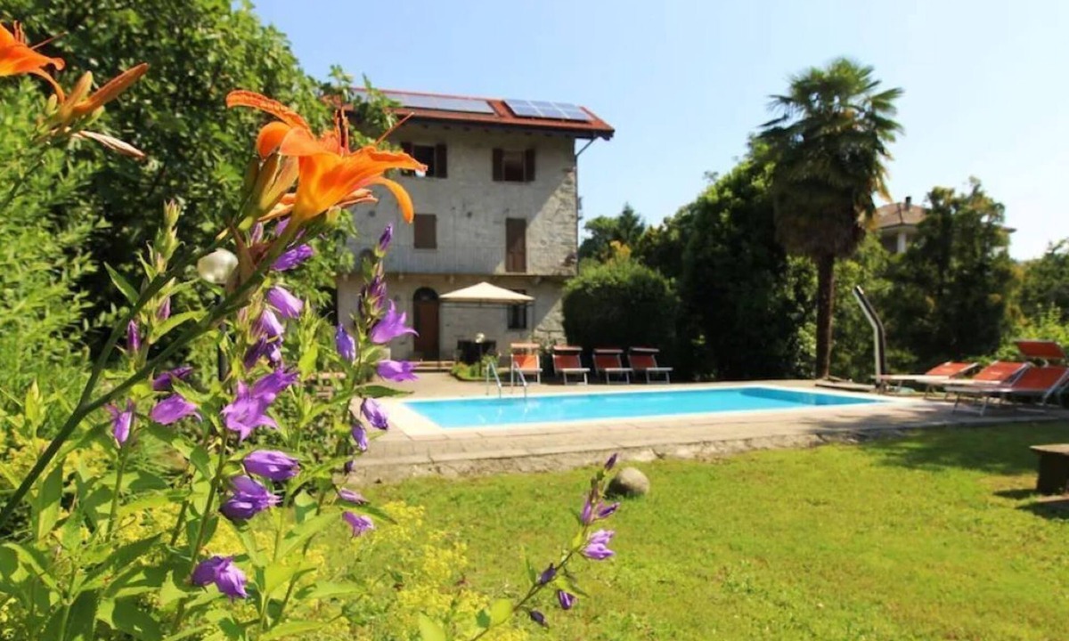 Vacciago Apartment | Casa Frey apt. 2 at Lake Orta with garden and swimming pool