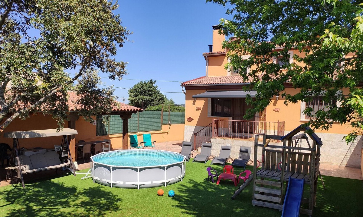 Guijo de Avila House | Casas Rurales con SPA los miradores del Guijo for 8 people