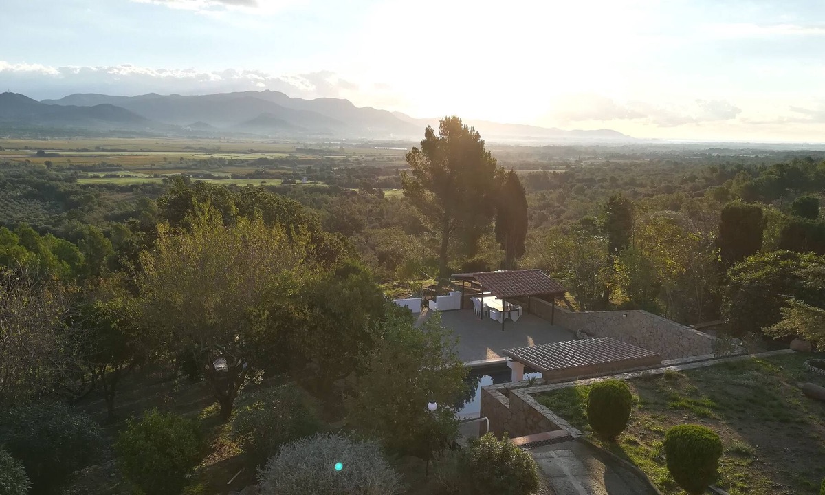 Garriguella Villa | Catalonia bay of Roses large house 35 km border 15 km sea