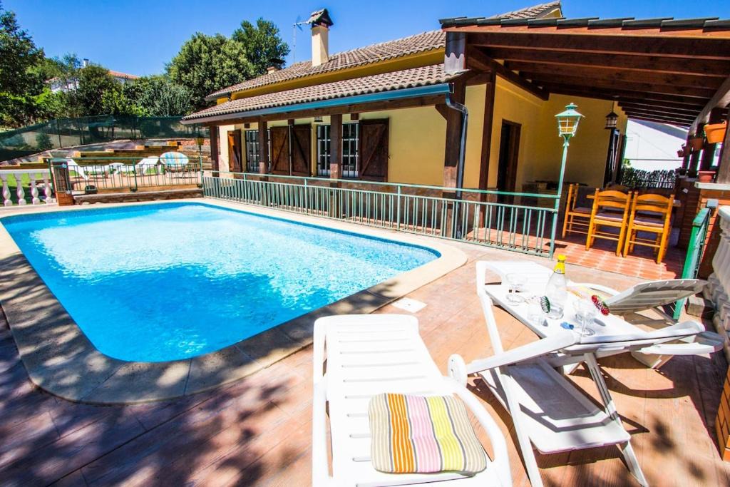 Santa Coloma de Farners Villa | Catalunya Casas Costa Brava villa with private pool & spacious garden