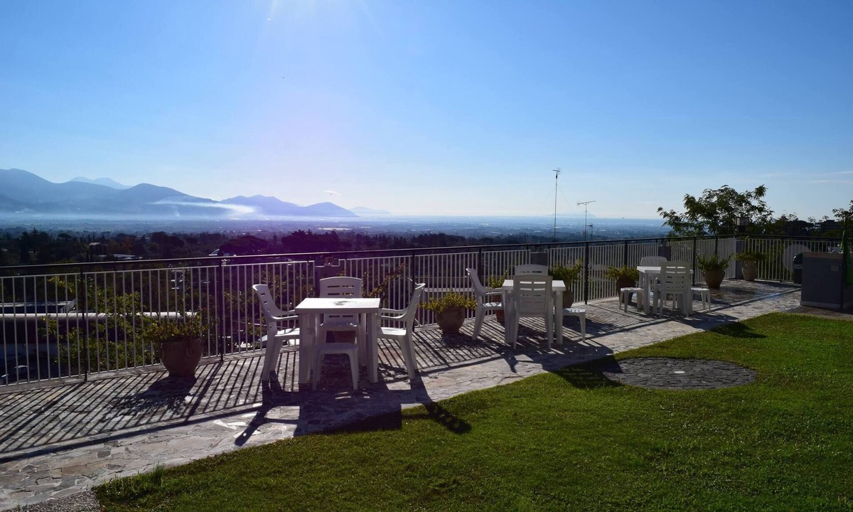 Velletri Apartment | Centra House - Big Gardened Flat Near Rome