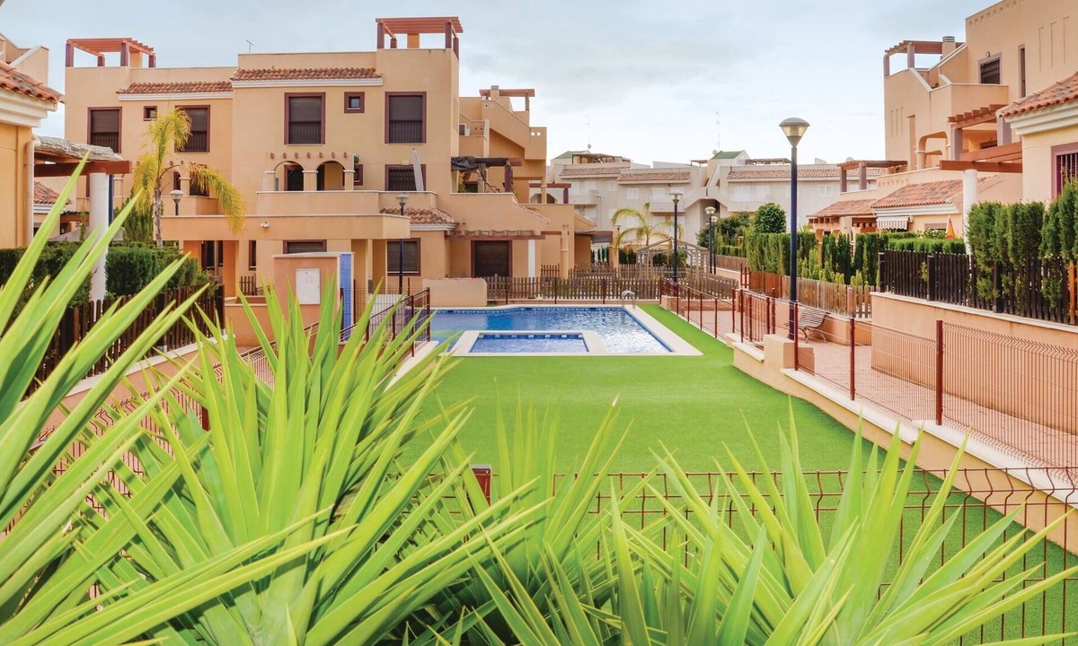 Los Geraeos Apartment | Comfortable vacation apartment in a gated community with private security and several communal pools