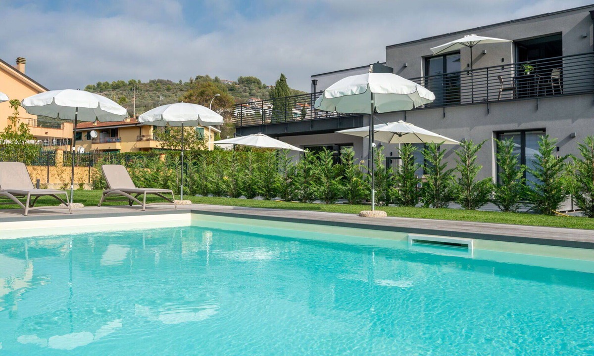Caramagna Ligure Apartment | Cosy apartment for 6 guests with A/C, pool, WIFI, TV, terrace and pets allowed