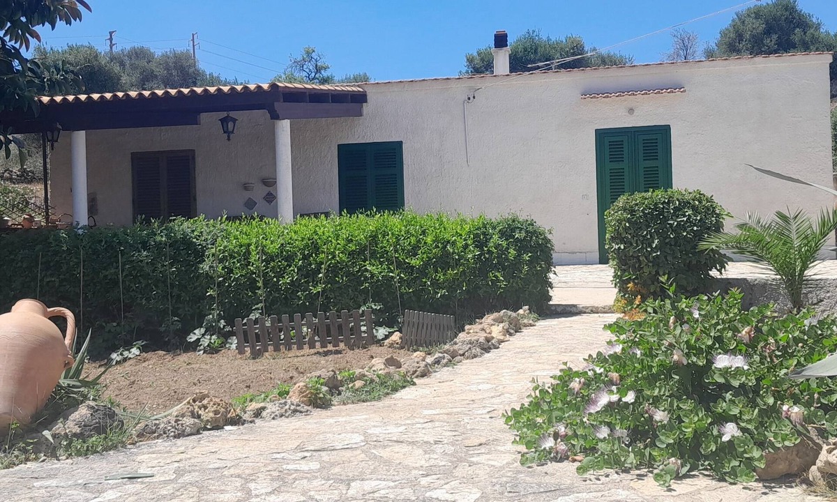 Marsala House | Cosy Mediterranean cottage in the countryside, only 4 kl from town center