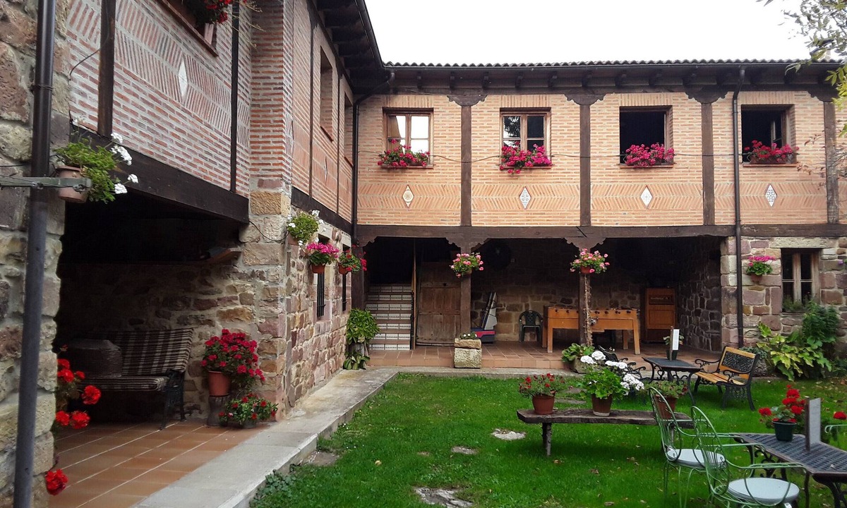 Muda House | Country House 'Nido Patio' with Mountain View, Shared Terrace and Wi-Fi
