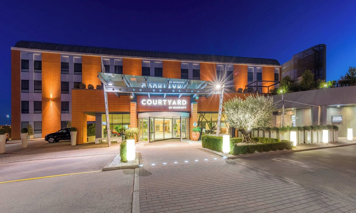 Tessera Hotel | Courtyard by Marriott Venice Airport
