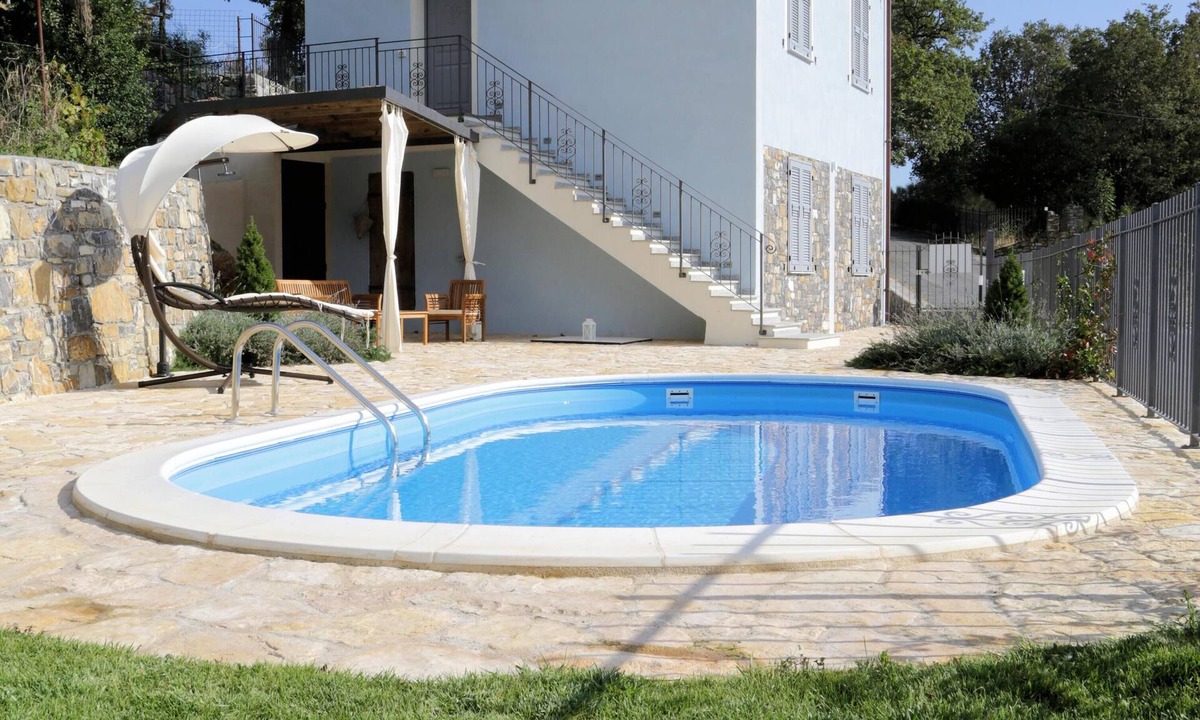Pontedassio House | Detached house, with swimming pool, open view, barbecue and private parking.