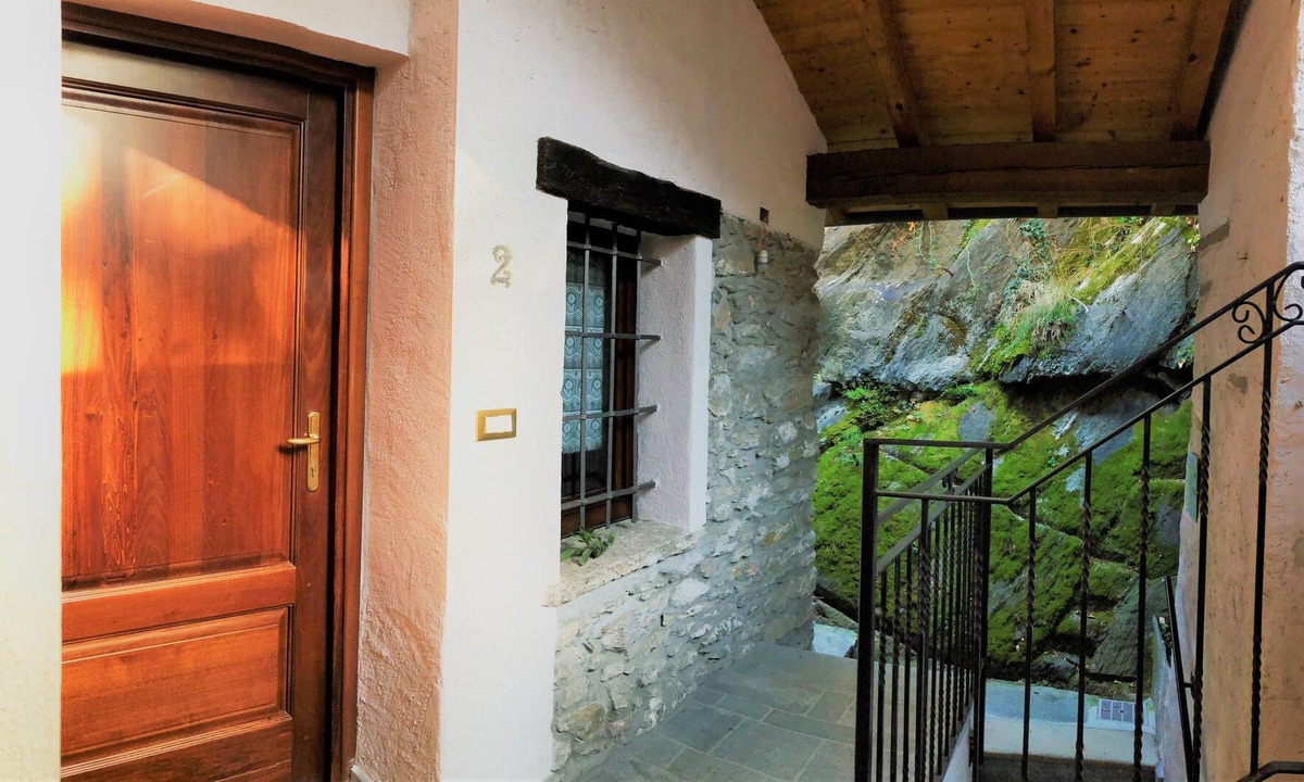 Bard Apartment | Dimora Gilles at the foot of the Bard Fortress in the Aosta Valley