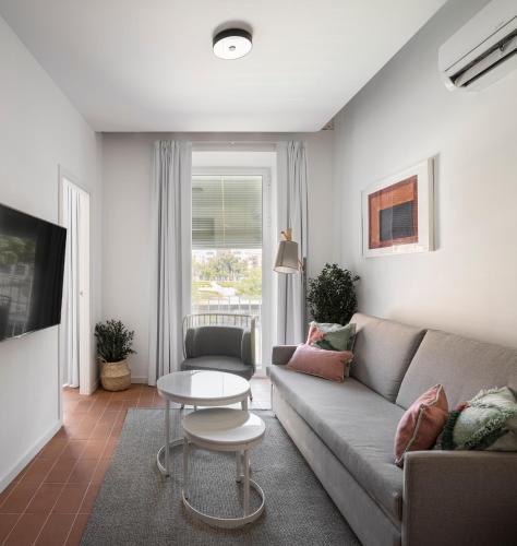 Doctor Barraquer-Grupo Renfe-Policlinico Apartment | Don Fadrique Apartments by Olala Homes