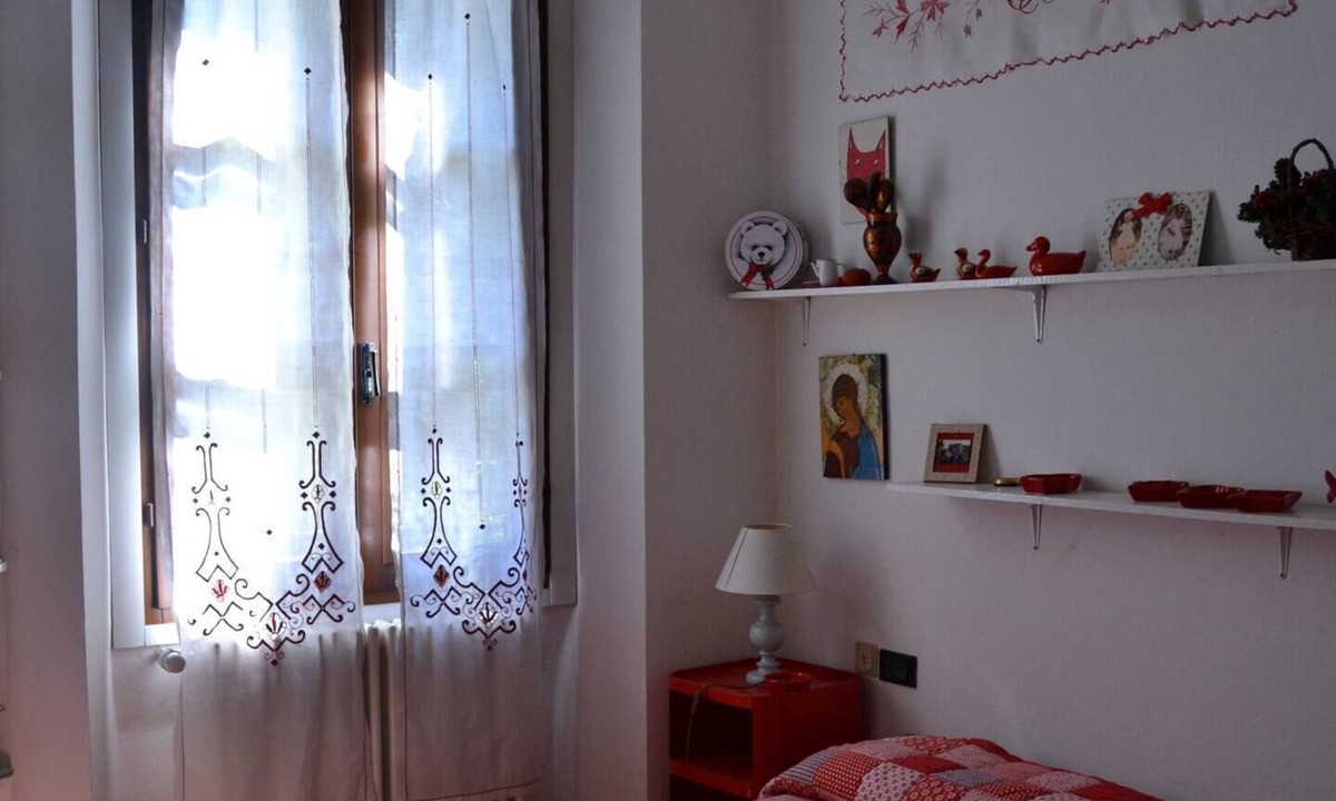 Castello House | Double Room with Single Beds with Private Bathroom