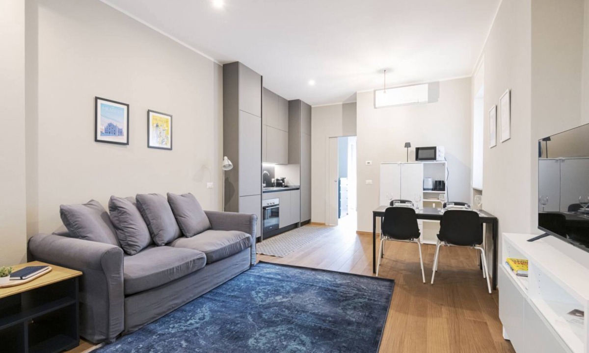 Guastalla Apartment | Easylife - Beautiful flat Pta Romana/Policlinico