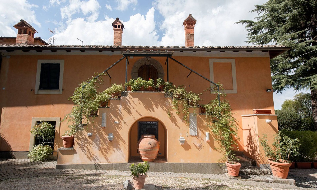 Rocca di Papa Villa | Elegant & Charming Family Country House near Rome