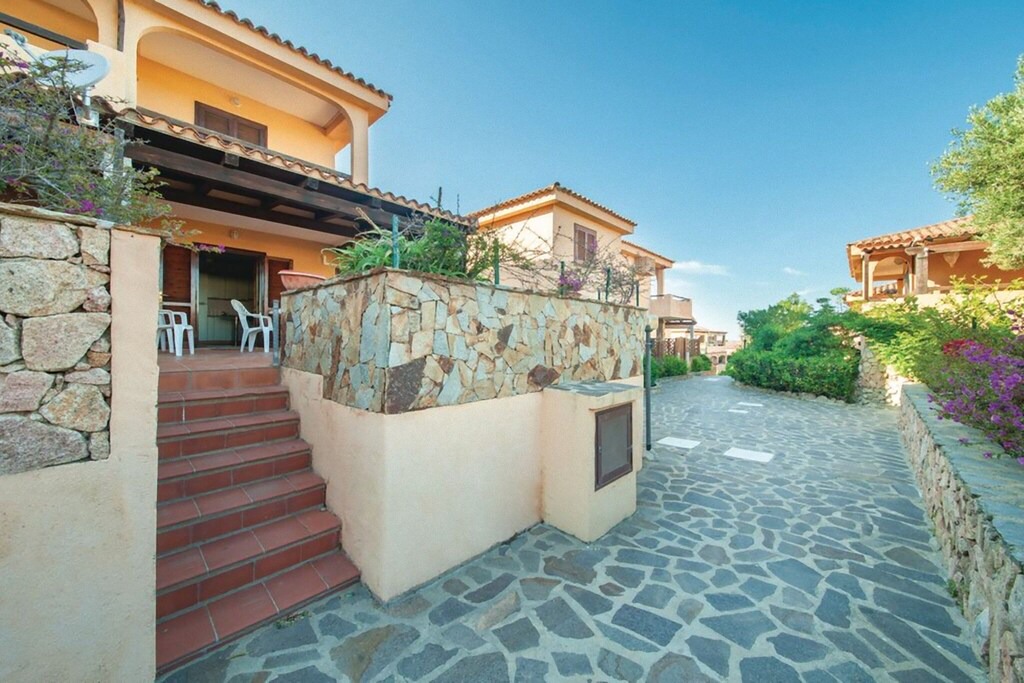 Golfo di Marinella House | Enchanting Holiday Home in Marinella with Balcony