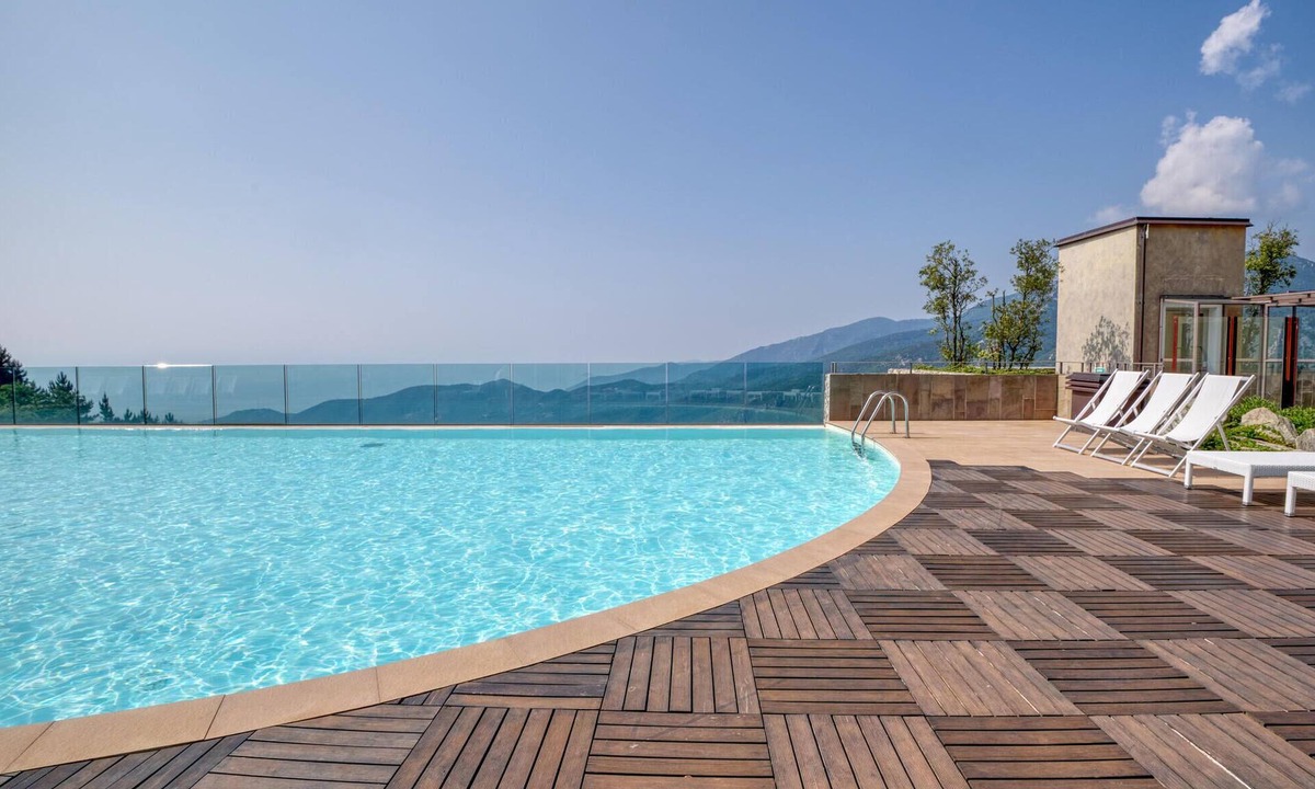 Magliolo House | Enjoy your vacation in this beautiful cottage with access to pool and sauna.