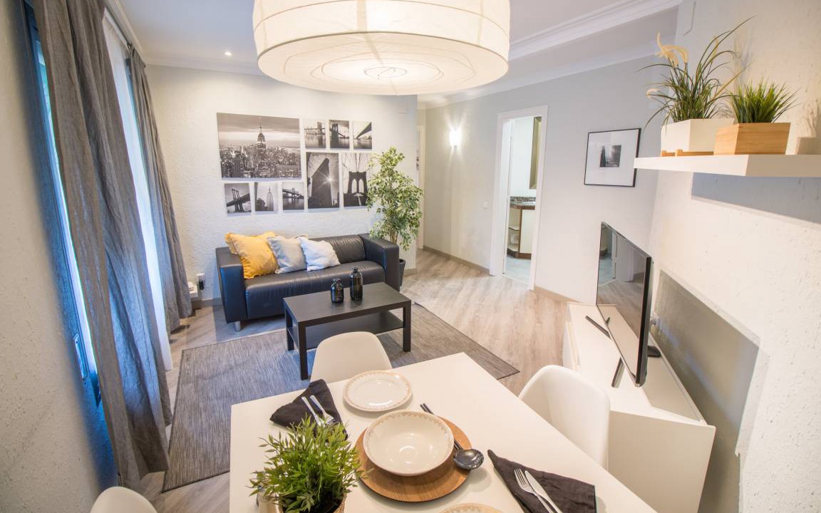 Collblanc y La Torrassa Apartment | Apartment near Camp Nou