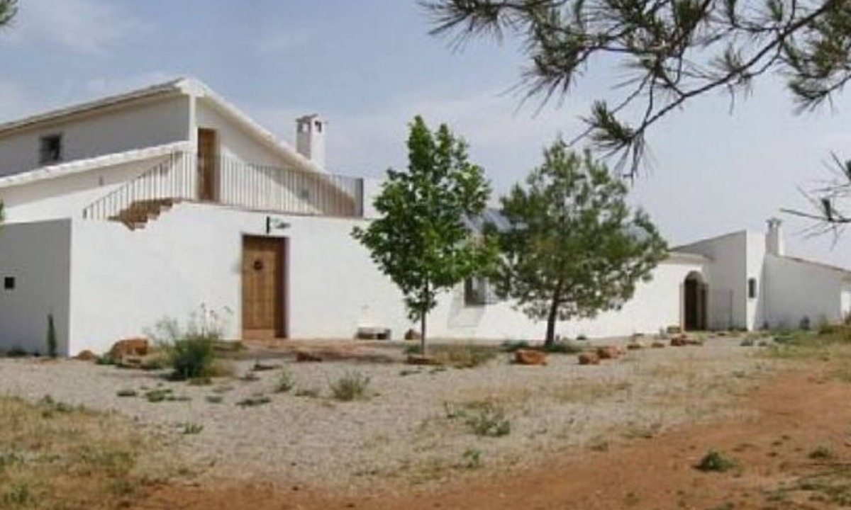Ruidera Ski Chalet | Rural Cortijo in the Natural Park Lagunas de Ruidera, 2 houses, up to 16 pax.