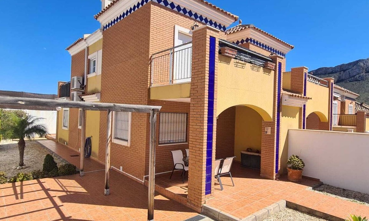 Calabardina Ski Chalet | Escapada de Tranquilidad Junto al Cabo Cope