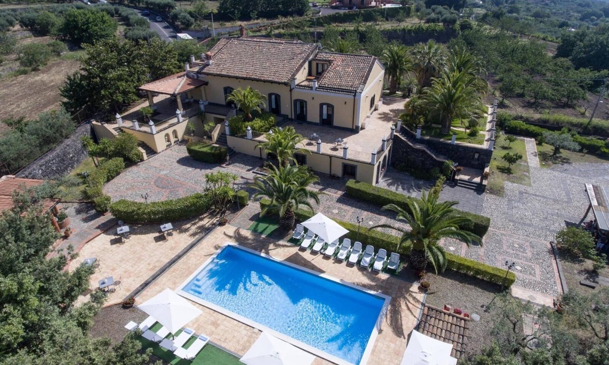 Piedimonte Etneo House | Exclusive Villa with Private Pool and Etna View