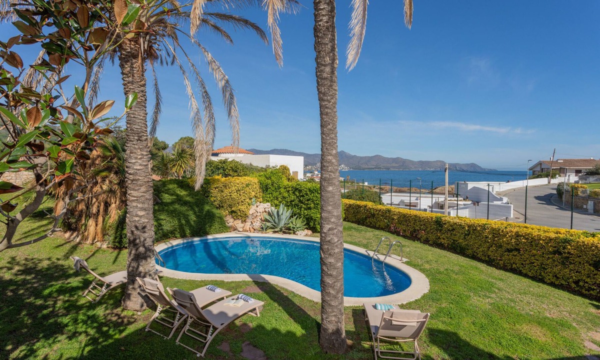 Port de la Selva Villa | Flateli. Far de S'Arenella