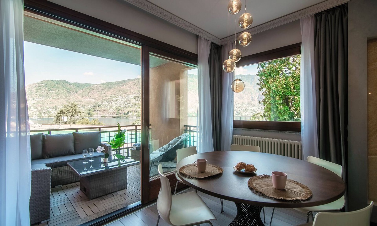 Blevio Apartment | Florissa
