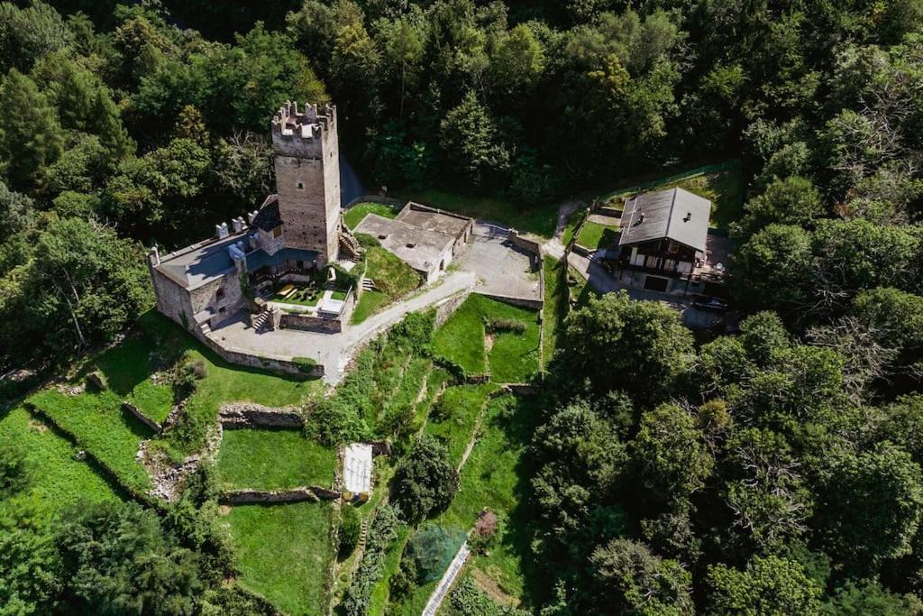 Mazzo di Valtellina Villa | FOPPOLI CASTLE, PRIVATE 11th CENTURY FORTRESS WITH PANORAMIC VIEW, SAUNA AND HOT TUB OVERLOOKING THE VALTELLINA