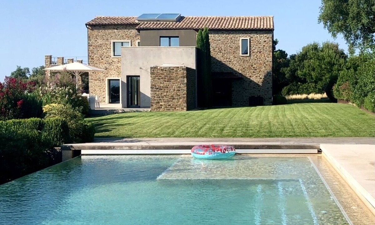 Pedrinya Villa | GIRONA VILLA WITH STUNNING VIEWS