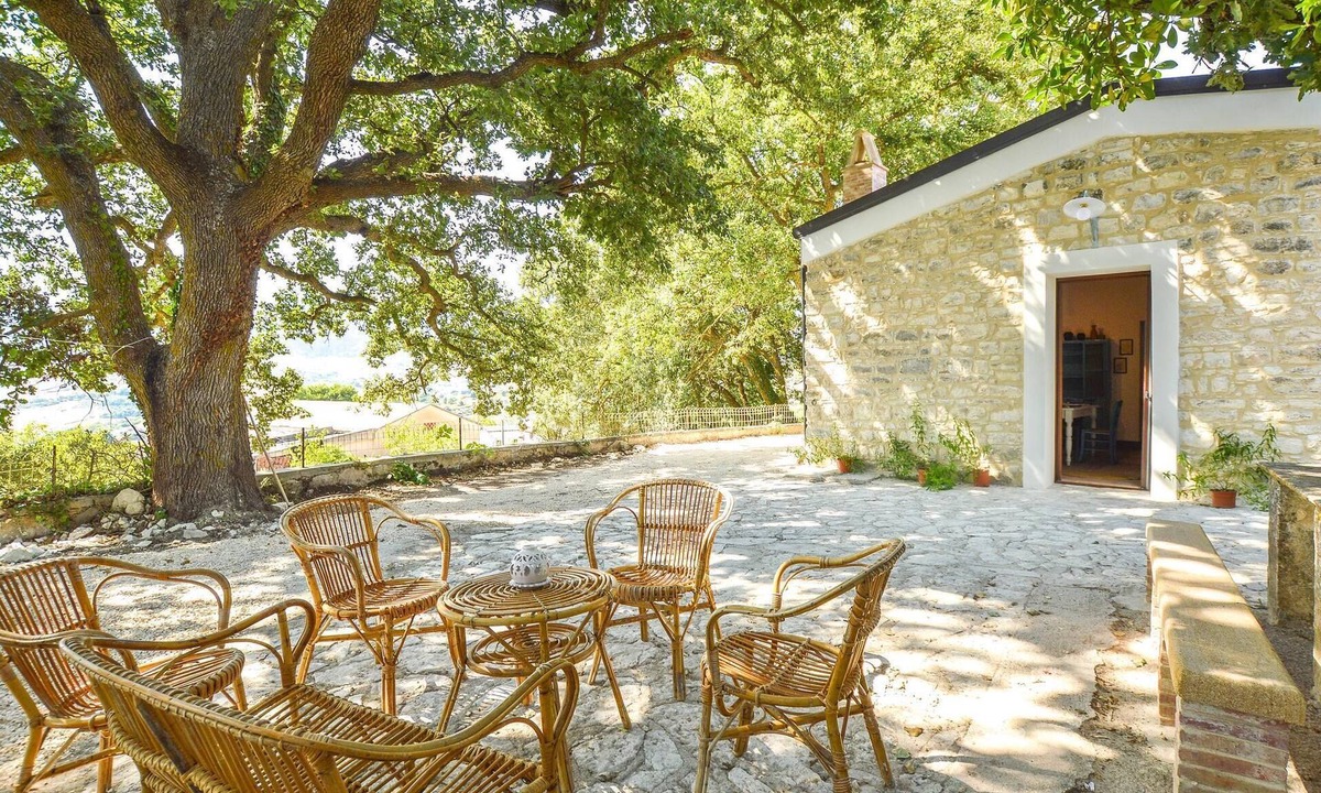 Giuliana House | Gorgeous home in Giuliana with WiFi