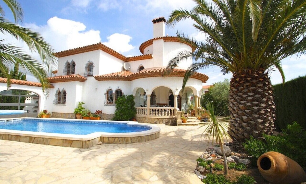Miami Platja Villa | GRANADA Villa piscina, jardín, BBQ, Wifi gratis
