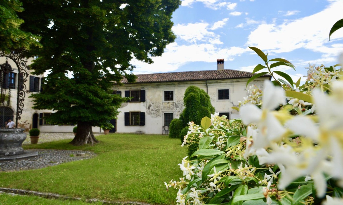 Buttrio Villa | Historic villa surrounded by vineyards