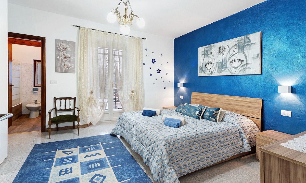 Malesco Apartment | Holiday Apartment "Nel Blu Dipinto Di Blu" with Mountain View, Private Garden & Balcony